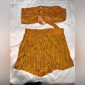 SHEIN Gold High Waist Pleated Shorts